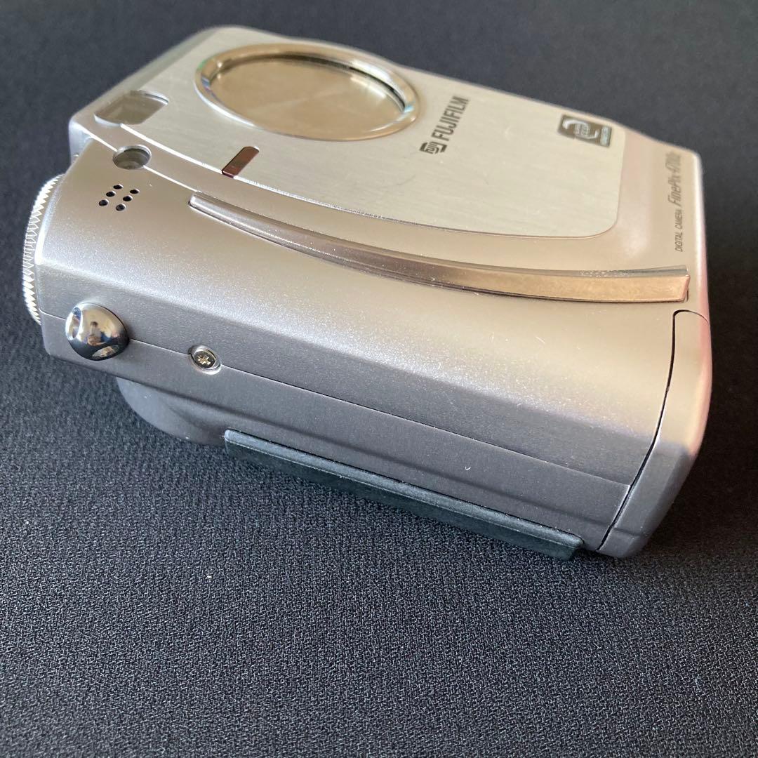 【美品】FUJIFILM finepix 4700z CCDセンサー コンデジ