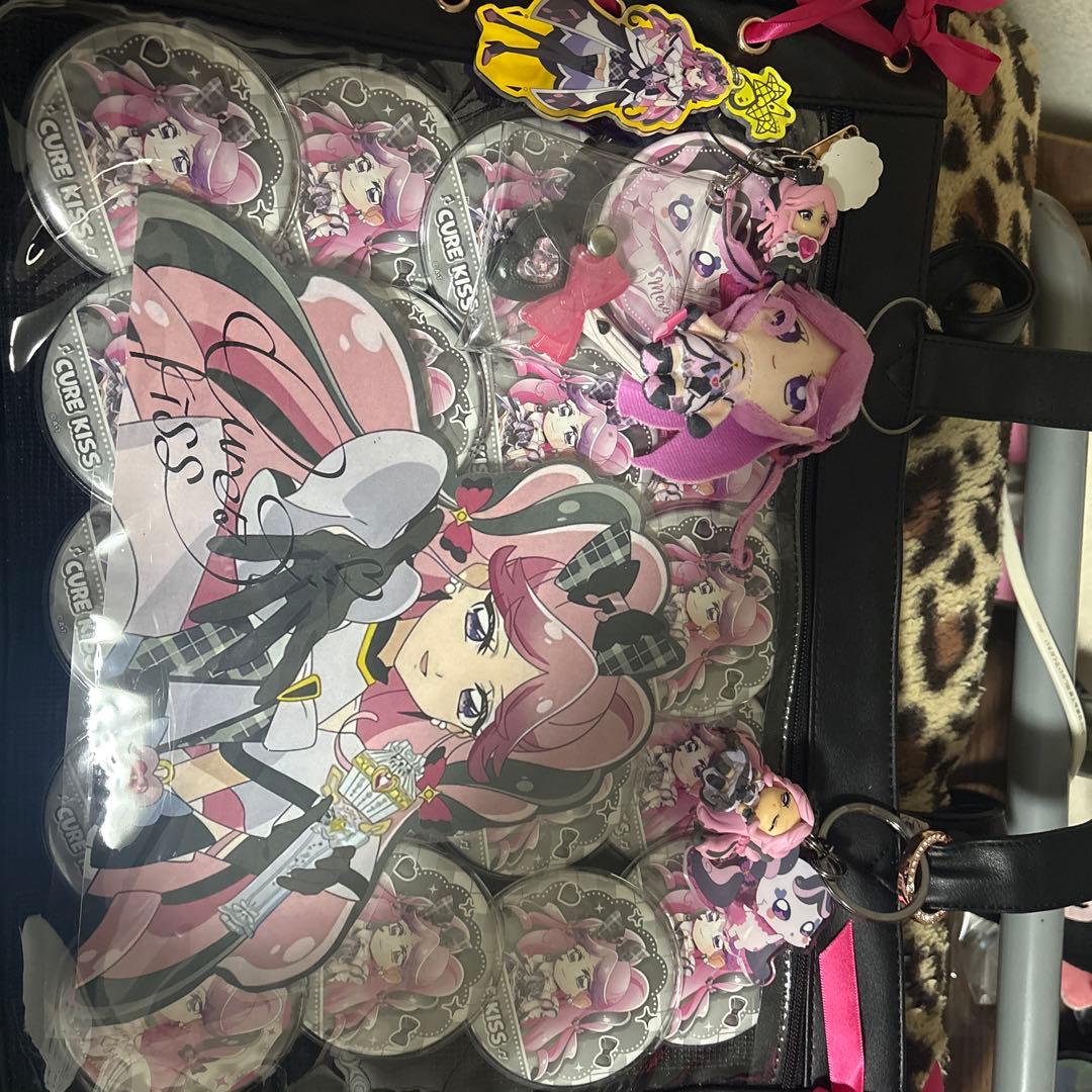 Cure Kiss 缶バッジとキーホルダーセット