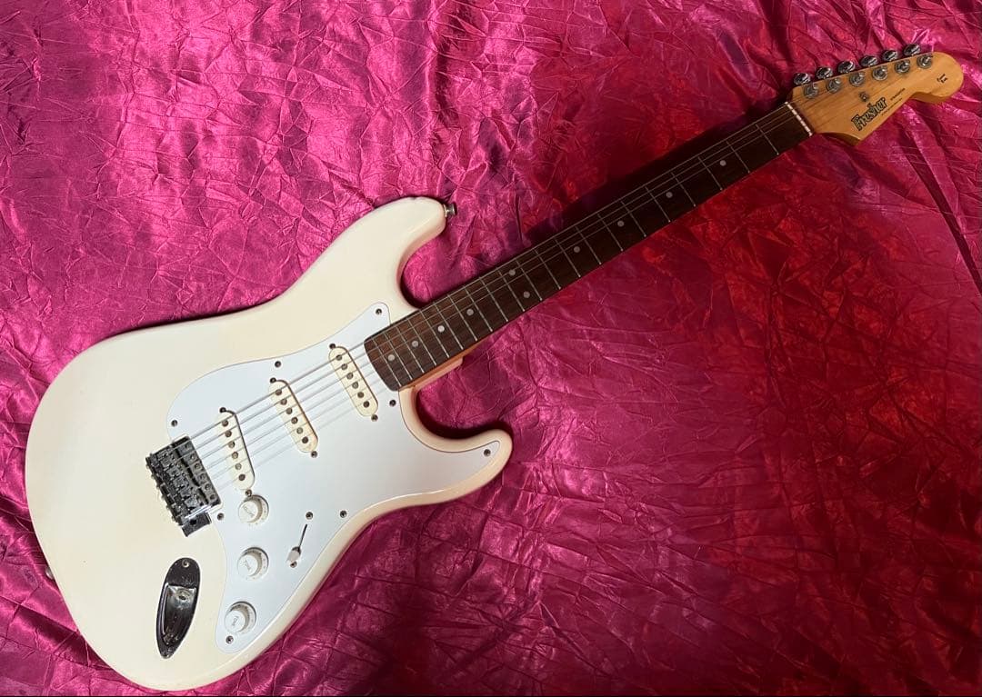 Fresher Straighter Stratocaster エレキギター