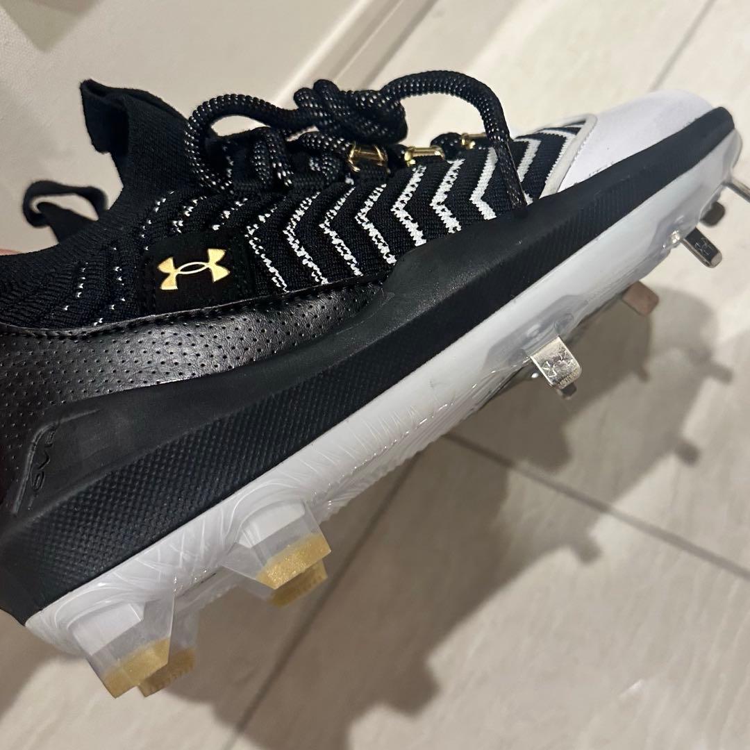 UNDER ARMOUR スパイク 24.5cm ブラック　ホワイト