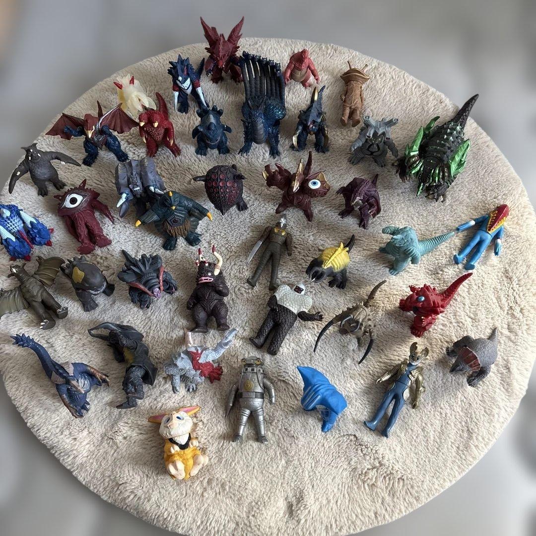 ウルトラ怪獣40体セット