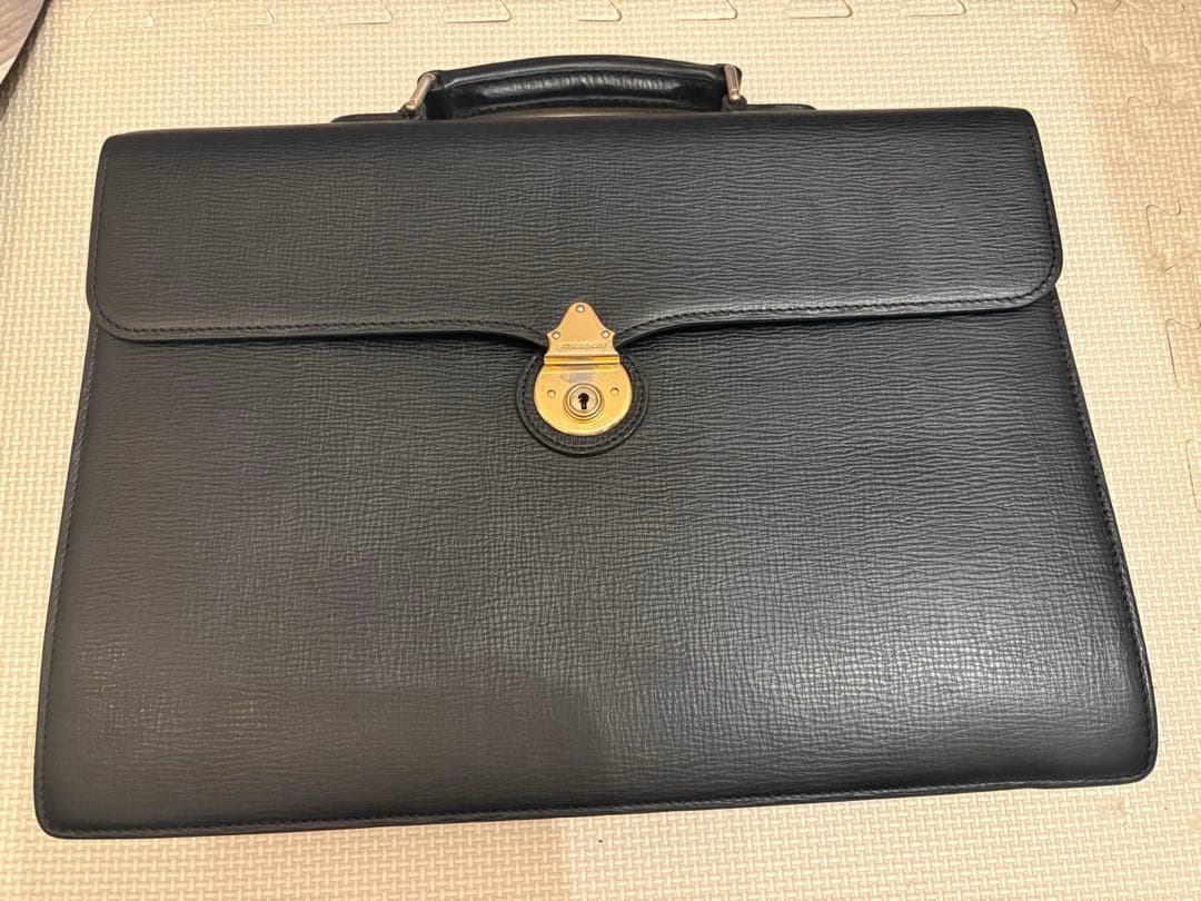BURBERRY 本革 ブリーフケース 黒 書類バッグ 鍵なし