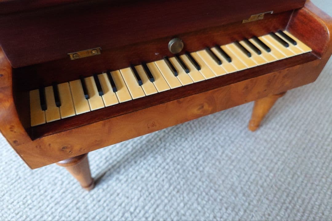 REUGE ピアノ型オルゴール