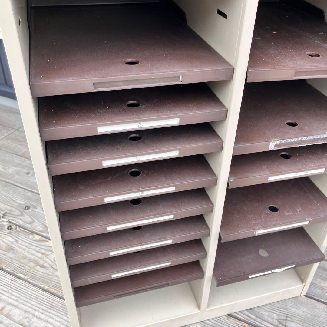 ① インダストリアル ライオン スチールキャビネット 書類入れ カルテケース