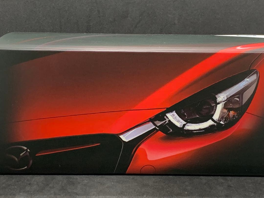 マツダ　Mazda2 1/43ミニカー ソウルレッドクリスタルメタリック