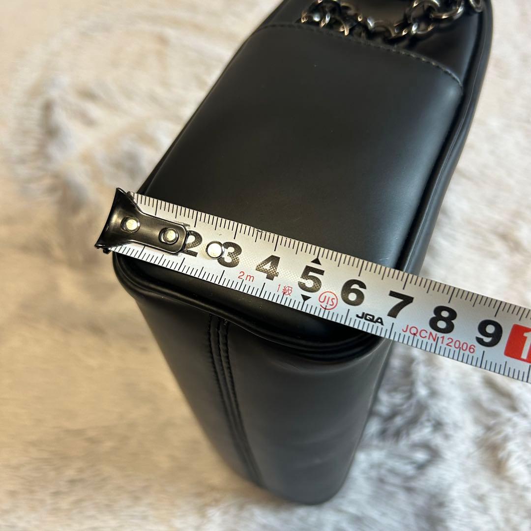 FERRAGAMO フェラガモ　ガンチーニ　ハンドバッグ　レザーバッグ　ポーチ付