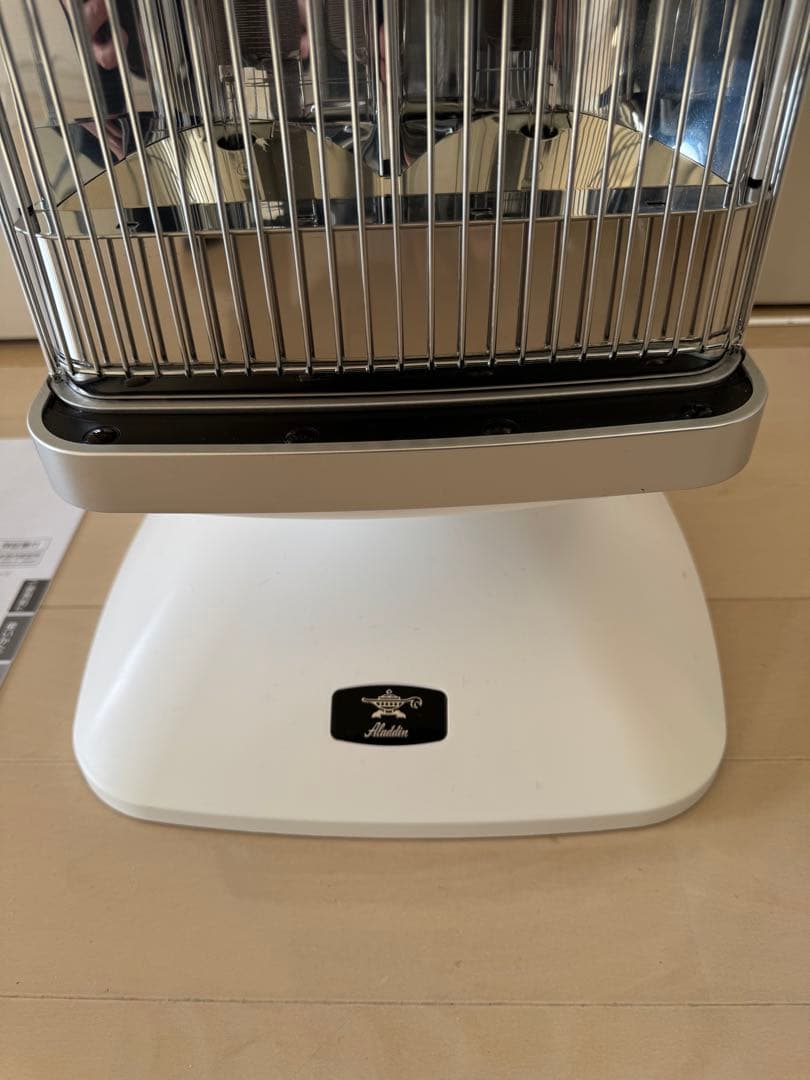 【期間値下げ】アラジン遠赤グラファイトヒーターホワイトAEH-2G10AJ(W)