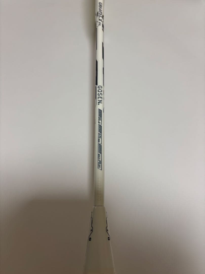 GOSEN GRAVITAS X FL バドミントンラケット（ホワイト×グレー）