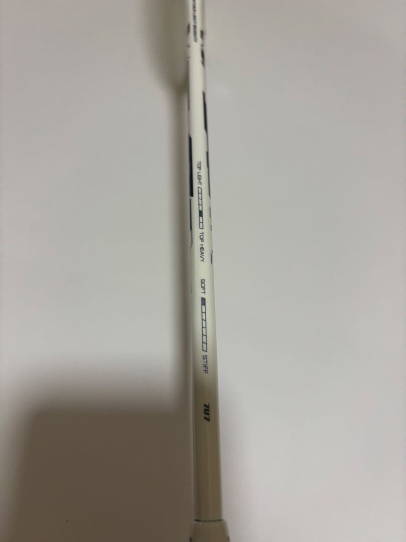 GOSEN GRAVITAS X FL バドミントンラケット（ホワイト×グレー）