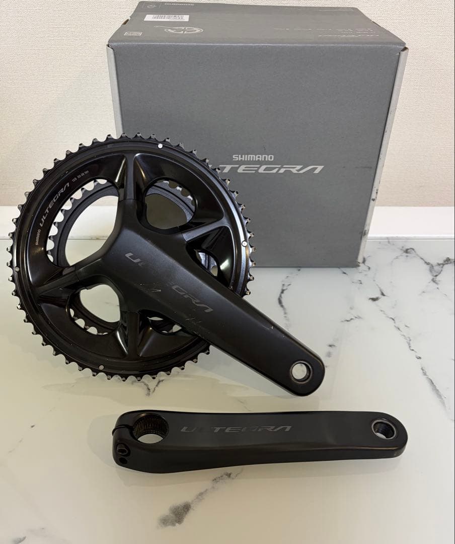 SHIMANO ULTEGRA R8100クランクセット ブラック