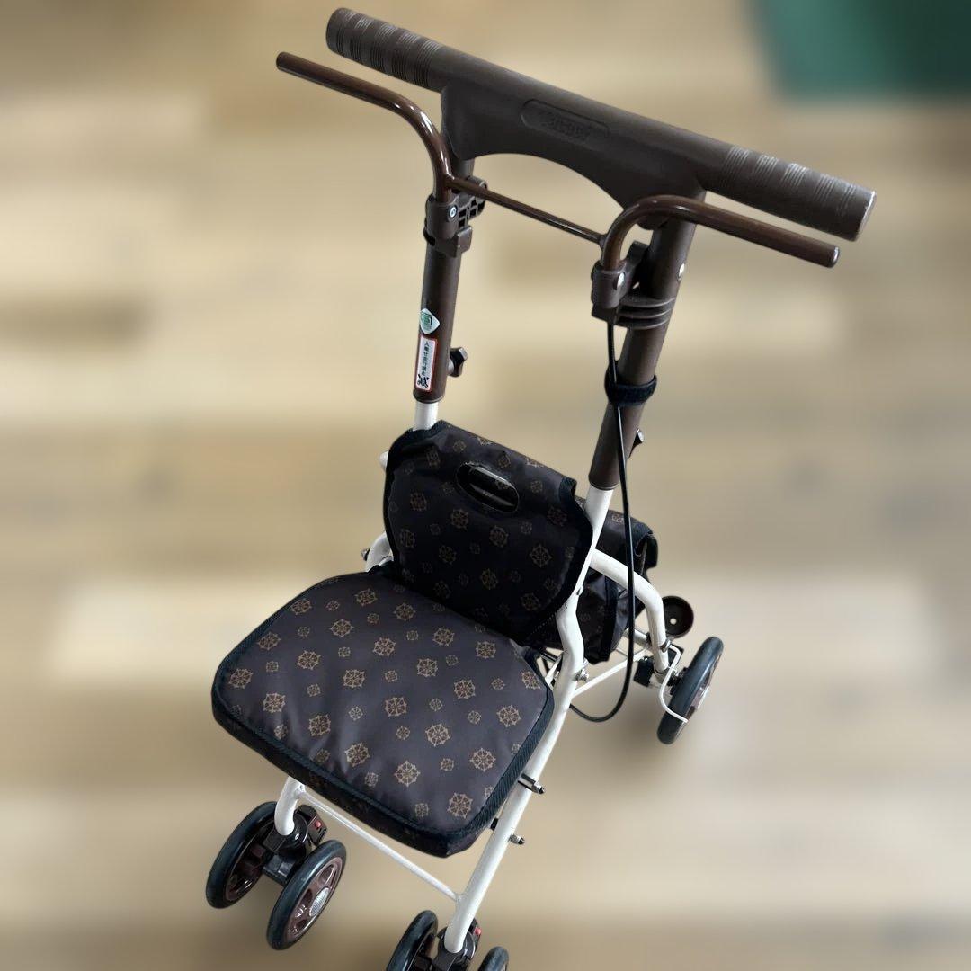 ブラウン　シルバーカー　シプール　介護　コンパクトタイプ　SICP02