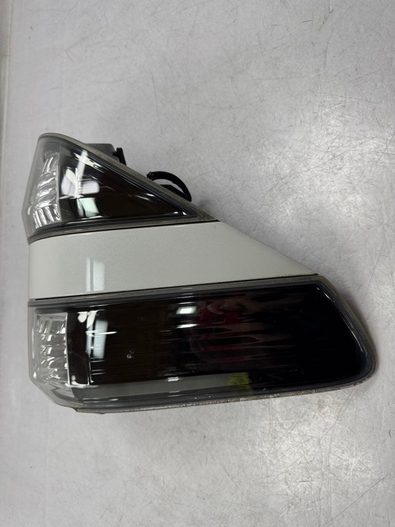 ヴェルファイア DBA-ANH20W 左テールランプ 2.4Z 758-29
