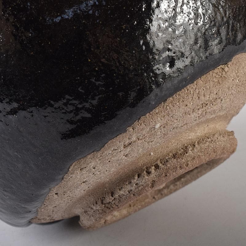 楽吉左衛門　九代了入作　黒楽茶碗　銘杏都　仕覆付　清水公照極め箱　M　R8580