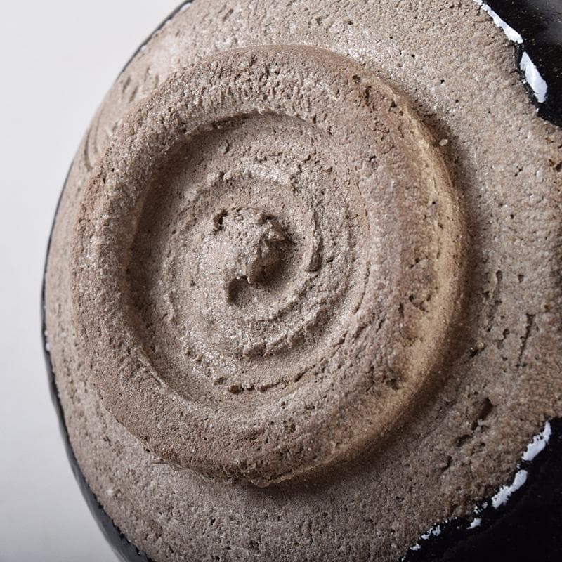 楽吉左衛門　九代了入作　黒楽茶碗　銘杏都　仕覆付　清水公照極め箱　M　R8580