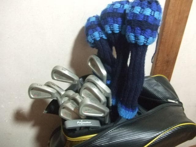 男性用ゴルフセット。IGNIOゴルフバック付 1Wはデカヘッドです。