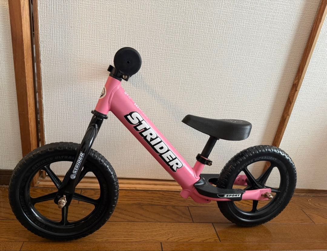 ストライダー　ピンク　12インチ
