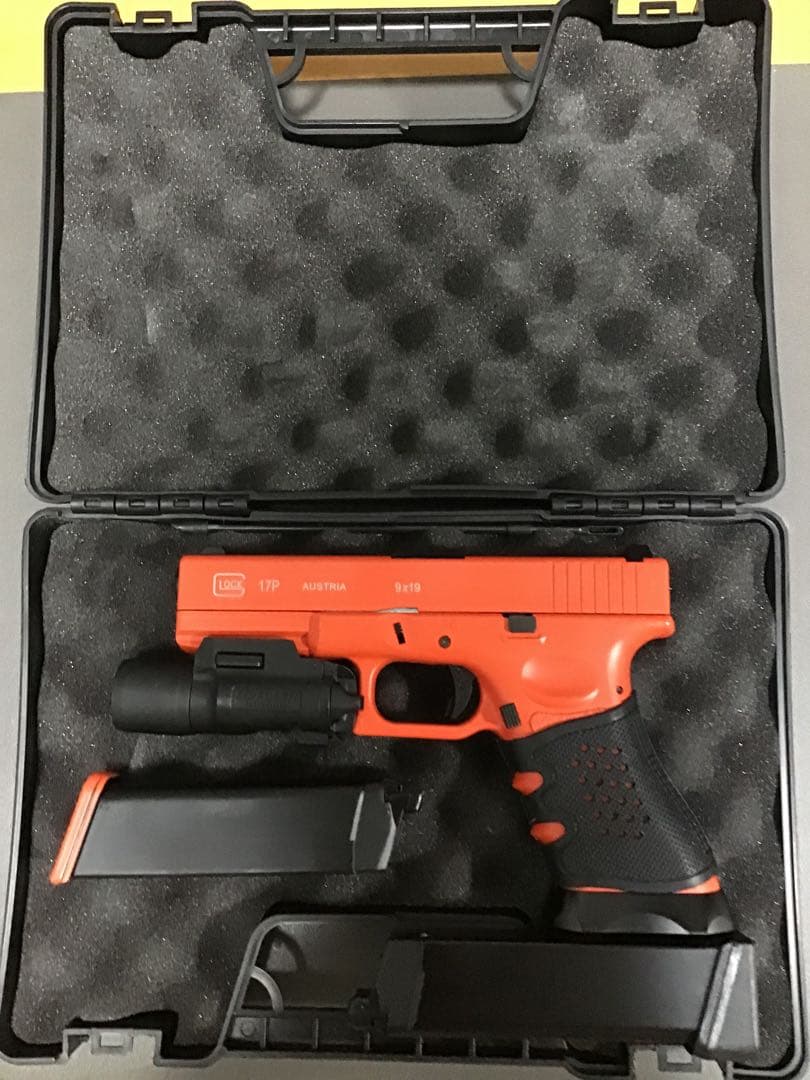 GLOCK 17 ガスガン マガジン2本＋ラバーグリップ＋マルイライト他付