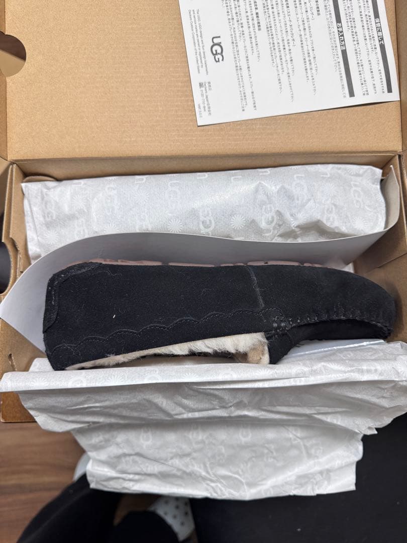 UGG W SCALLOPED MOC ブラック 7 24cm