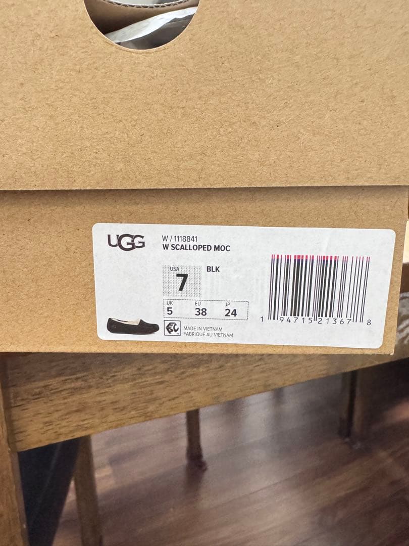 UGG W SCALLOPED MOC ブラック 7 24cm