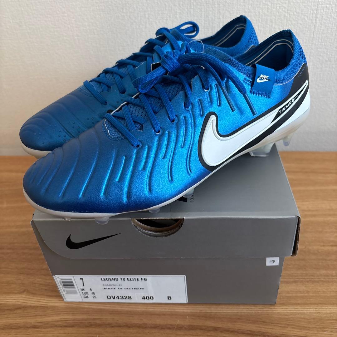 25　ナイキ　サッカー　スパイク　ティエンポ レジェンド 10　DV4328