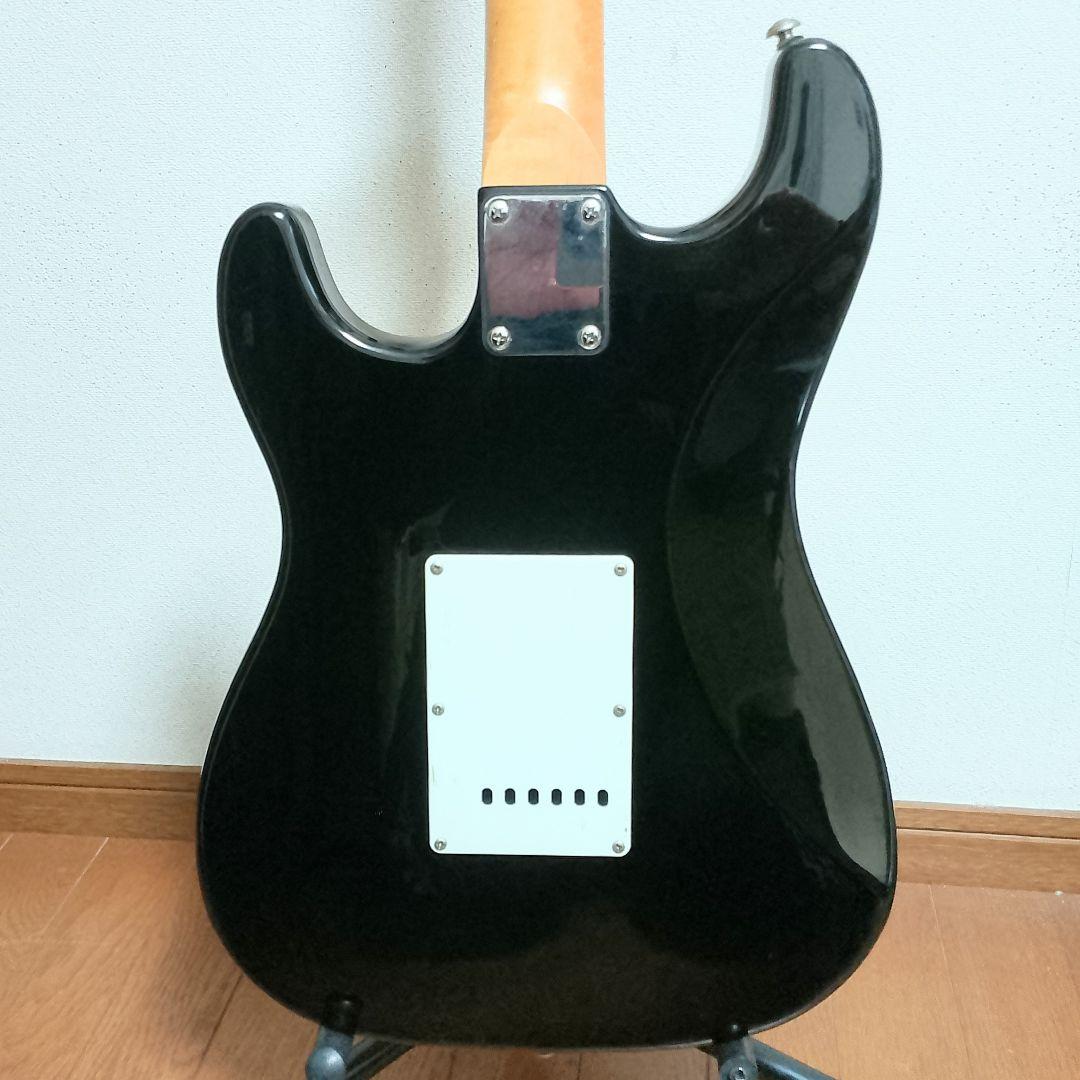 美品　Mavis　ストラトキャスタータイプ　エレキギター　弦は新品！