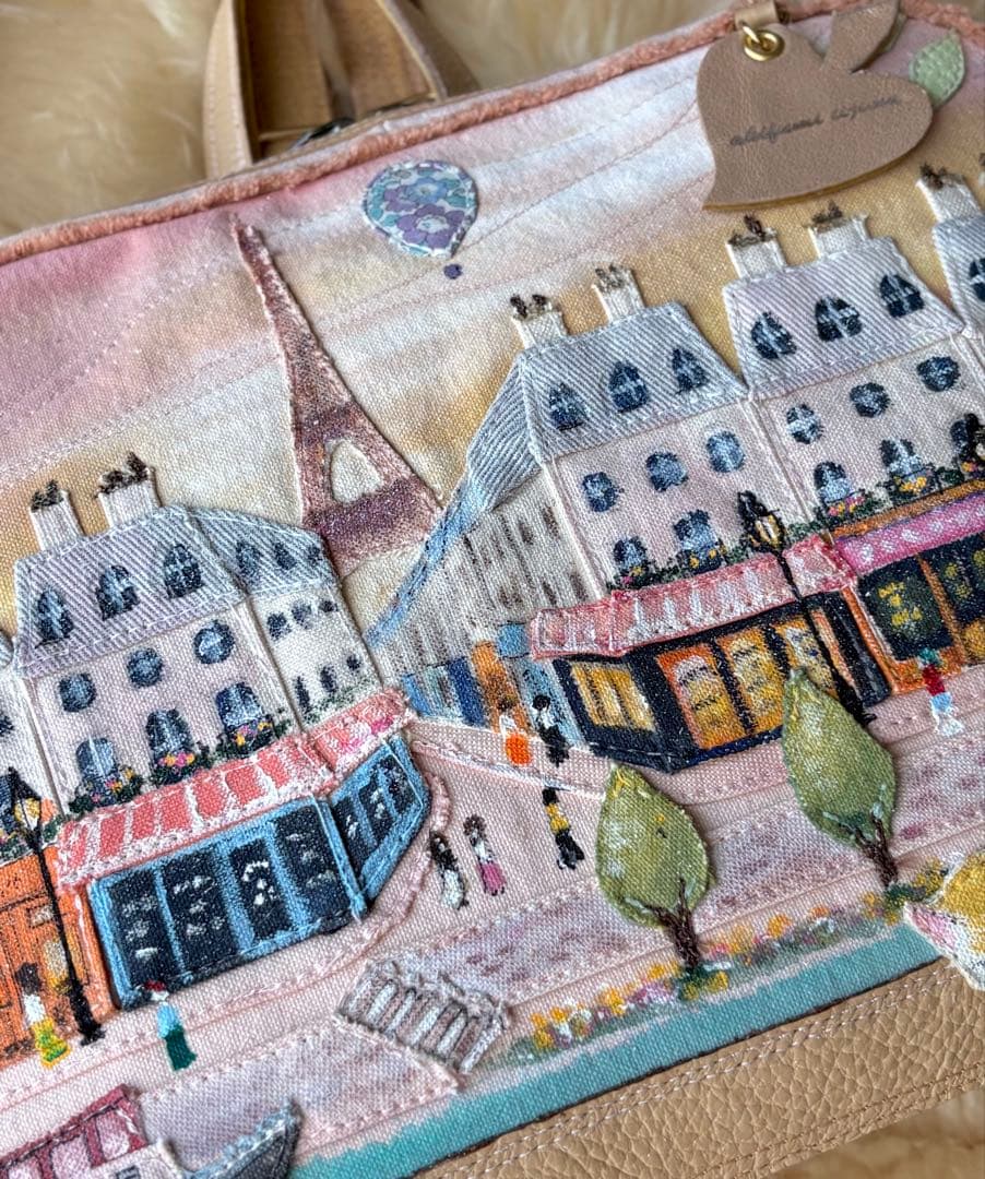 (手づくり)\"ピンクのエッフェル塔\"アップリケ切り絵パリの街並みリュックサック