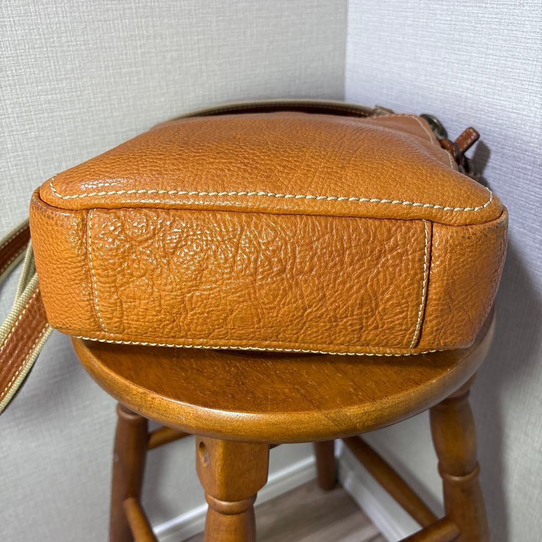 土屋鞄製造所トーンオイルヌメ ジップトップショルダー（ブラウン）