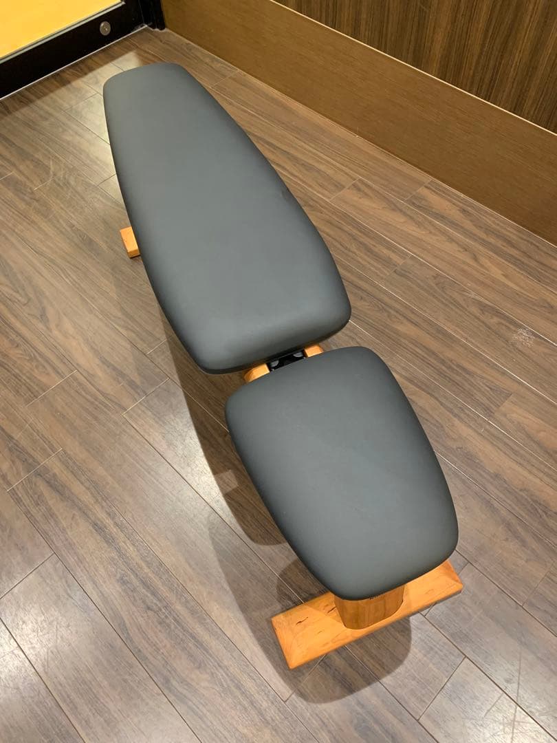 美品で希少なトレーニングベンチ 木製フレーム