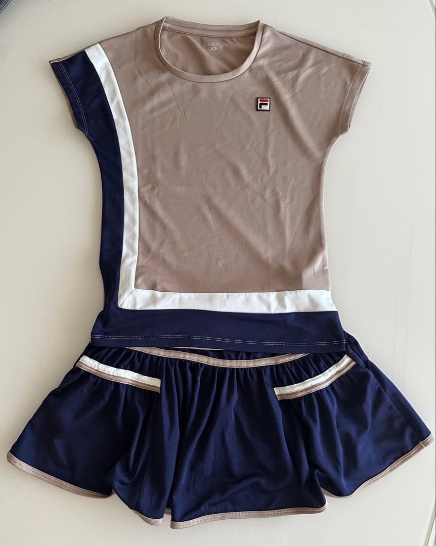 FILA スカート付きスポーツウェア ベージュ/ネイビー　Mサイズ