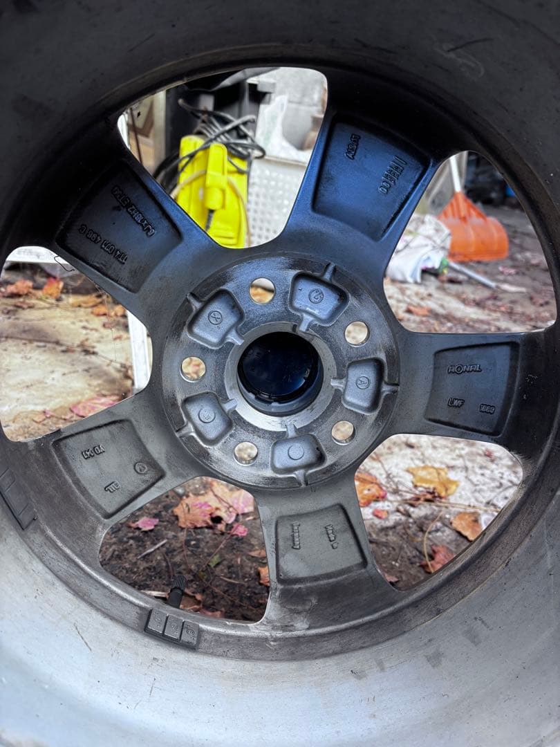 T*T様 215/55r16 スタッドレス　ワーゲンゴルフ