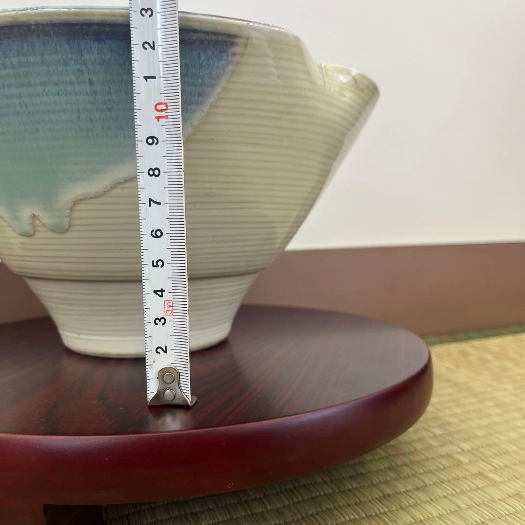 美濃焼琥山窯青白磁　模様　飾り壺　花瓶　花器　64