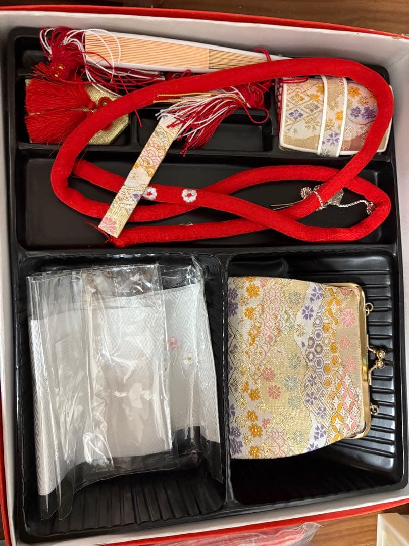 美品　定価33000円ほど！七五三花柄着物セット（ピンク・ベージュ）