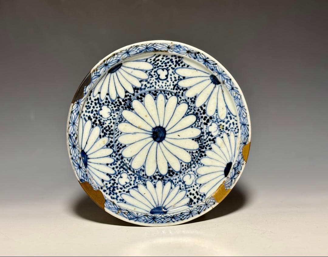 「初期伊万里」点描菊花文小皿