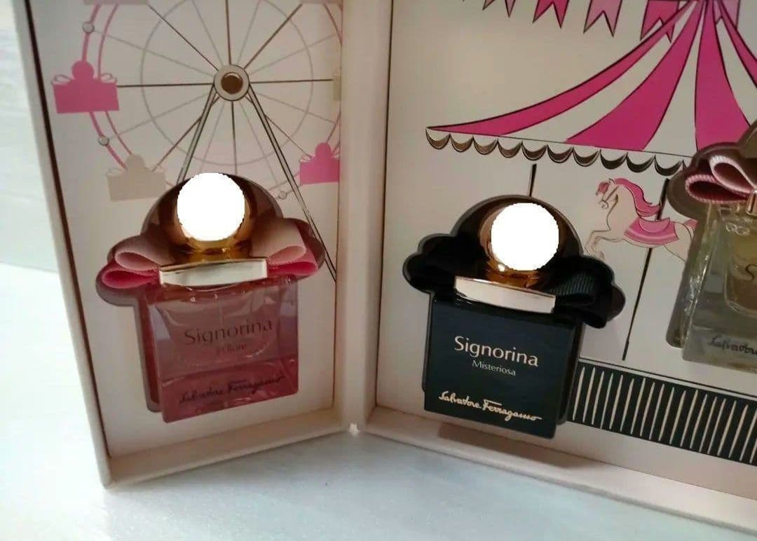 匿名配送　Salvatore Ferragamo　ミニシニョリーナコフレ