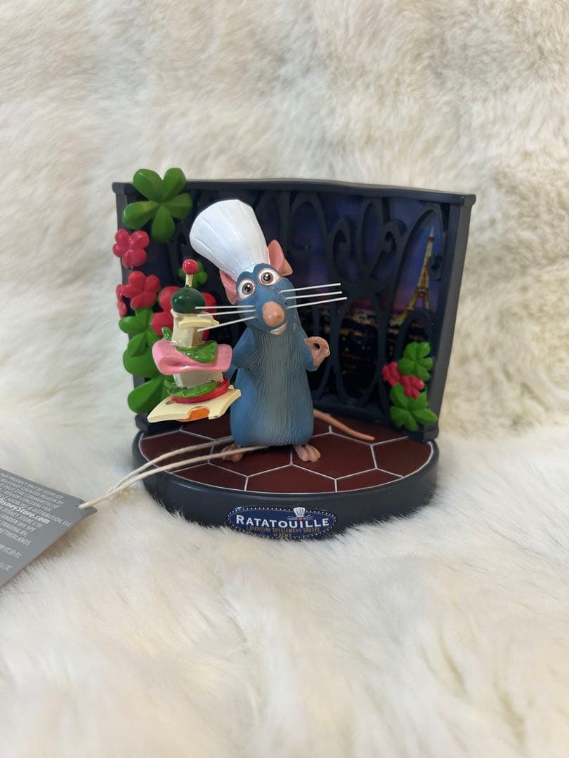 ディズニーランドパリ限定　レミーのおいしいレストラン　フィギュア エッフェル塔②