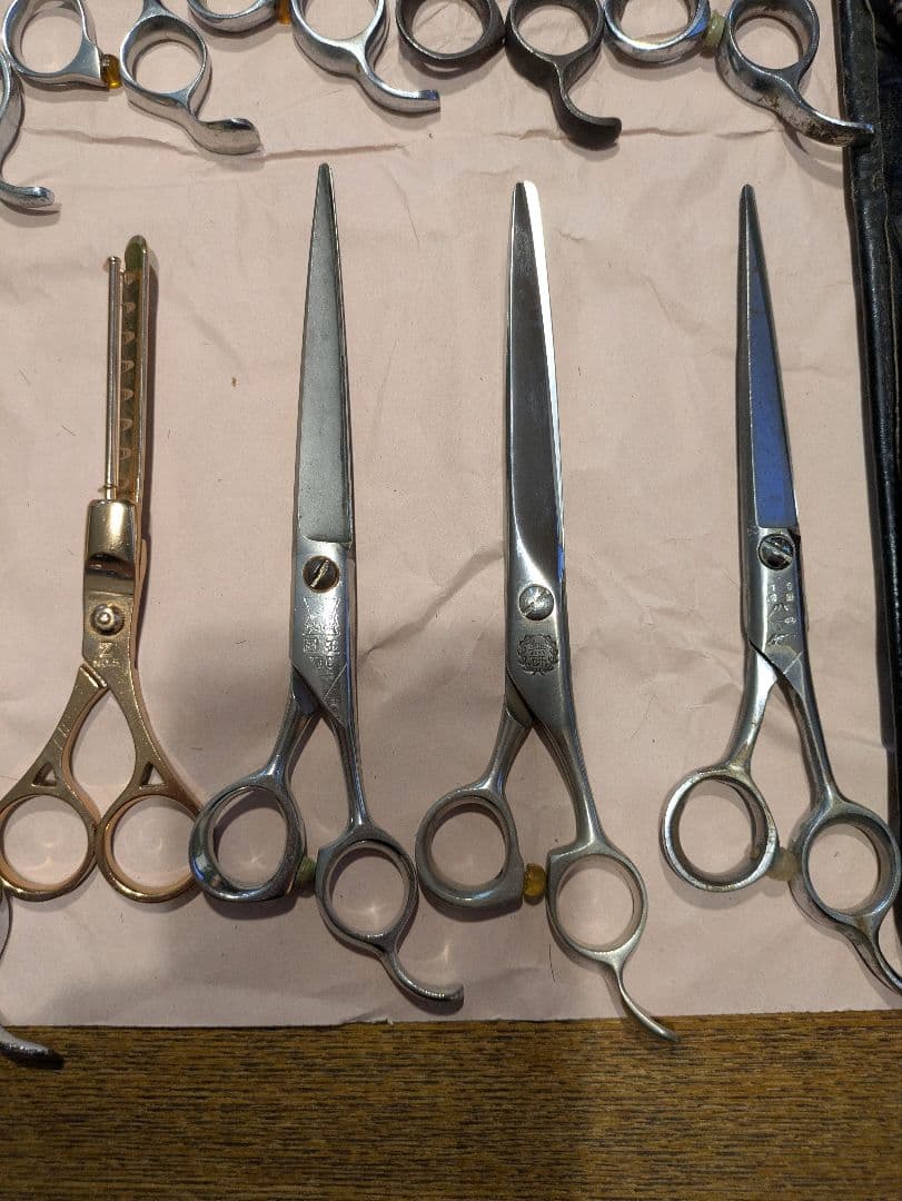 理容カットシザーまとめて20本譲ります