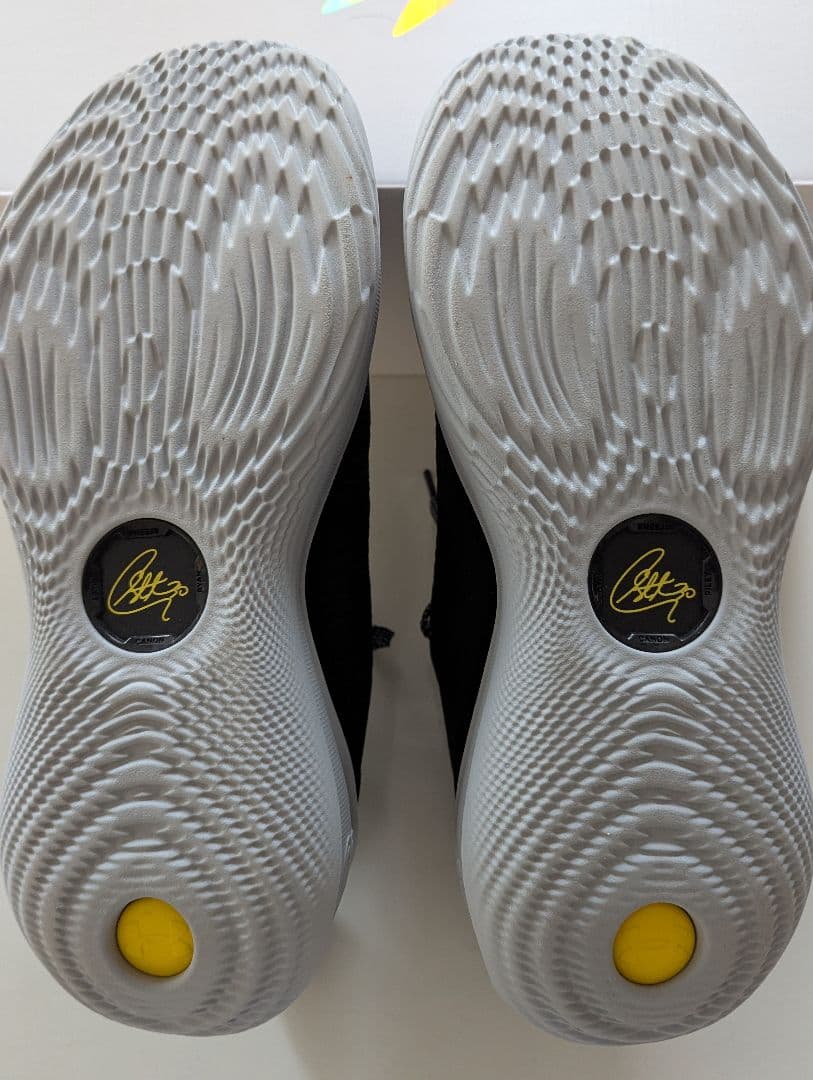 き*ぃ様 バスケットボールシューズ 黒 カリー12