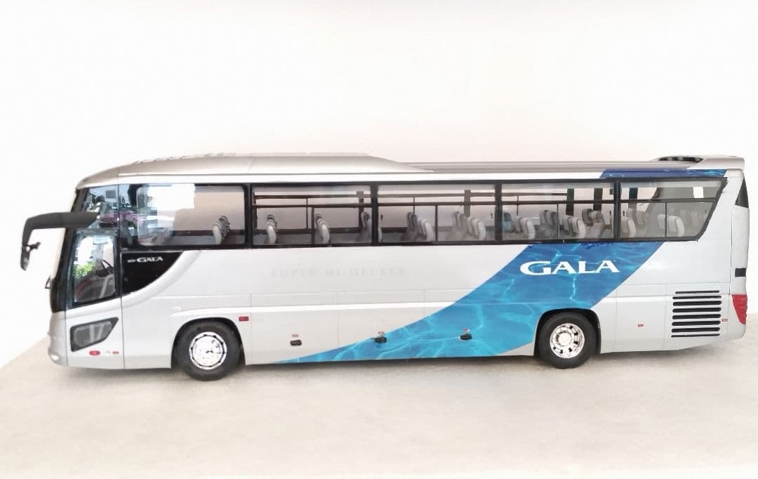 1/32 いすゞガーラスーパーハイデッカ 素人組立品