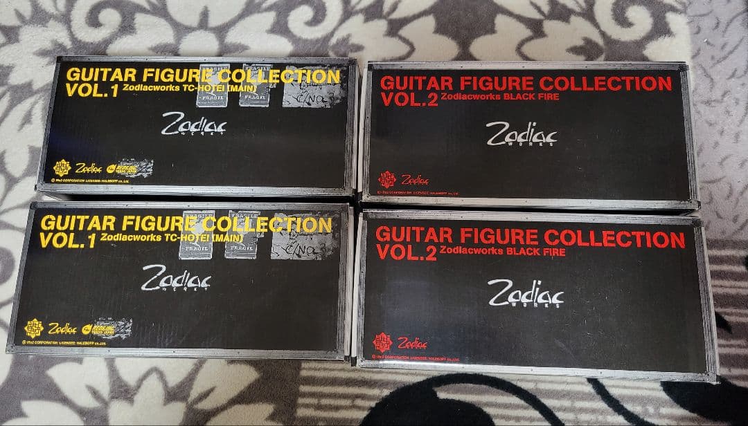 布袋寅泰リアルアクションフィギュア&ギターフィギュア4セット希望者には、おまけ付