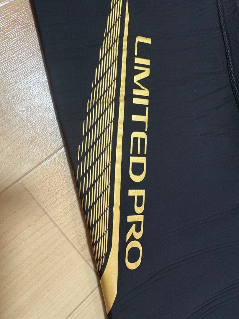 Shimano LIMITED PRO 鮎タイツ LA ブラック/ゴールド