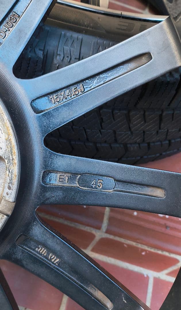 スタッドレス＆アルミホイール15インチ４本セット　送料込み