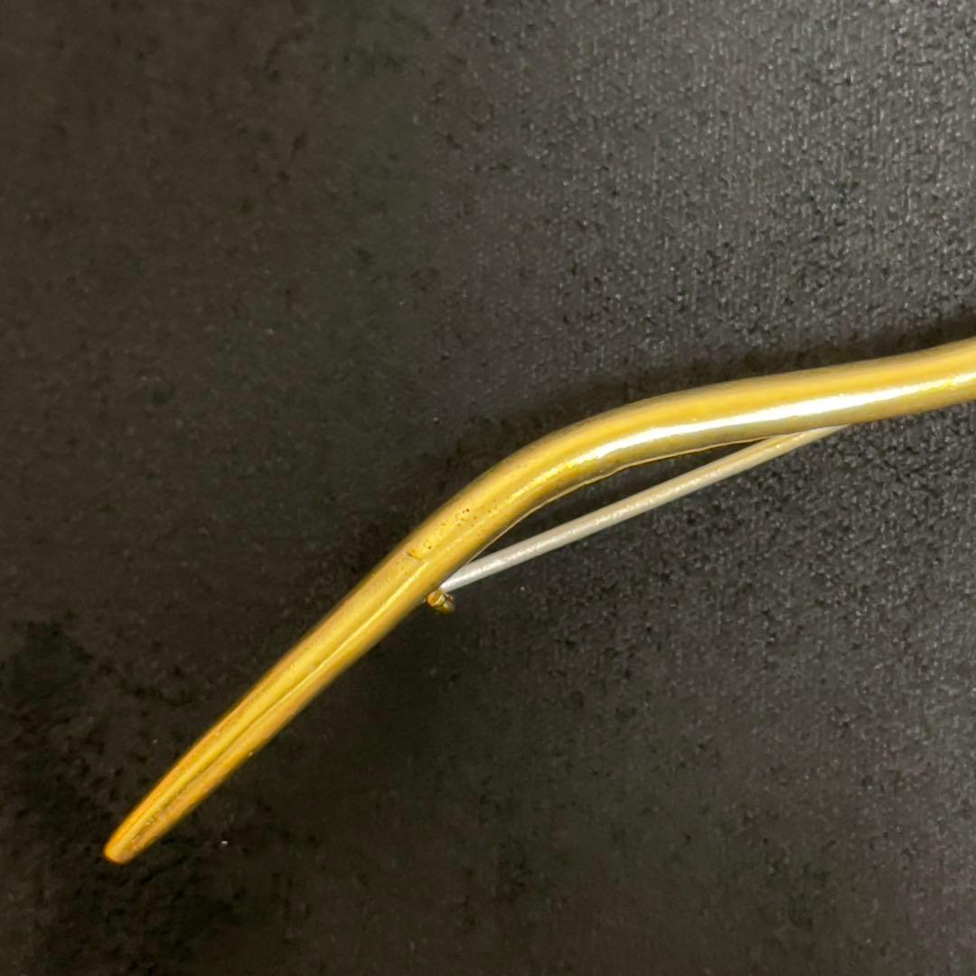 カールラガーフェルド　ヴィンテージブローチ　ゴールドカラー　フラワーモチーフ