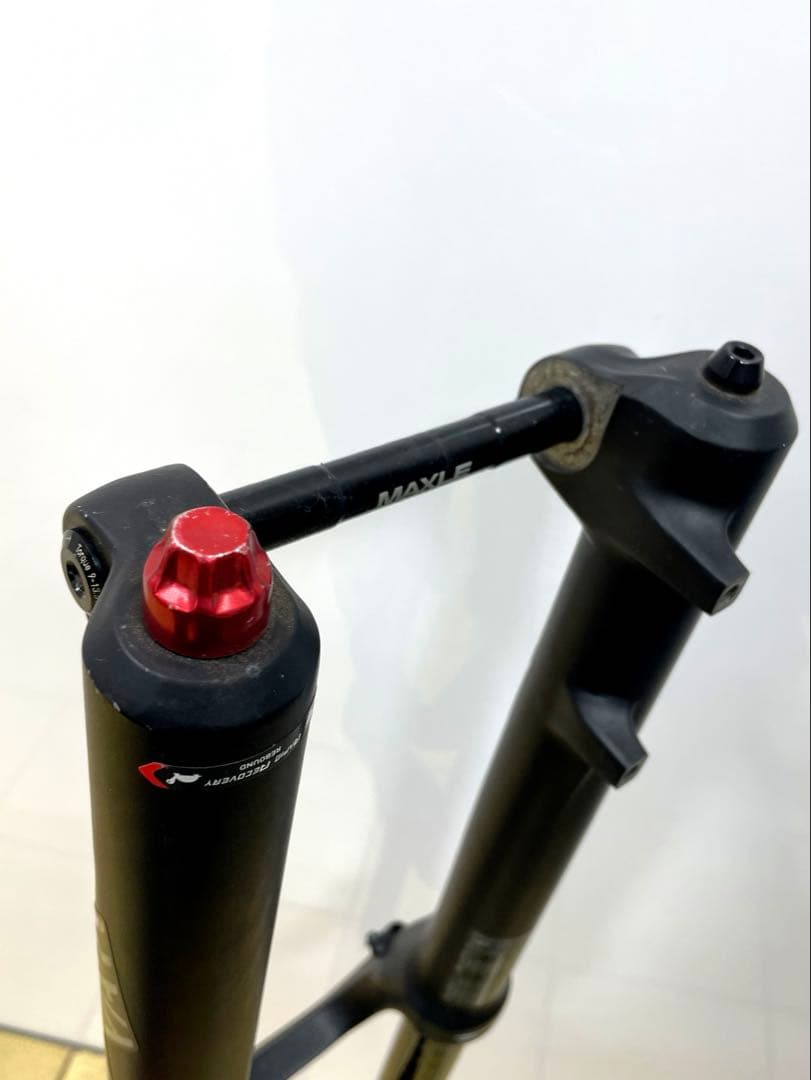 ROCKSHOX Yari RC 27.5 160mm MTB サスペンション