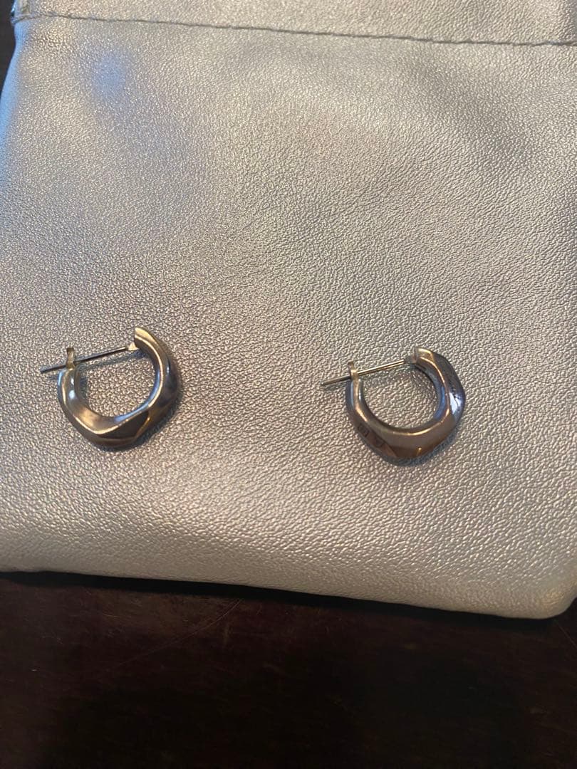 GARNI Crockery Pierce Mサイズ 両耳用 専用ポーチ付き