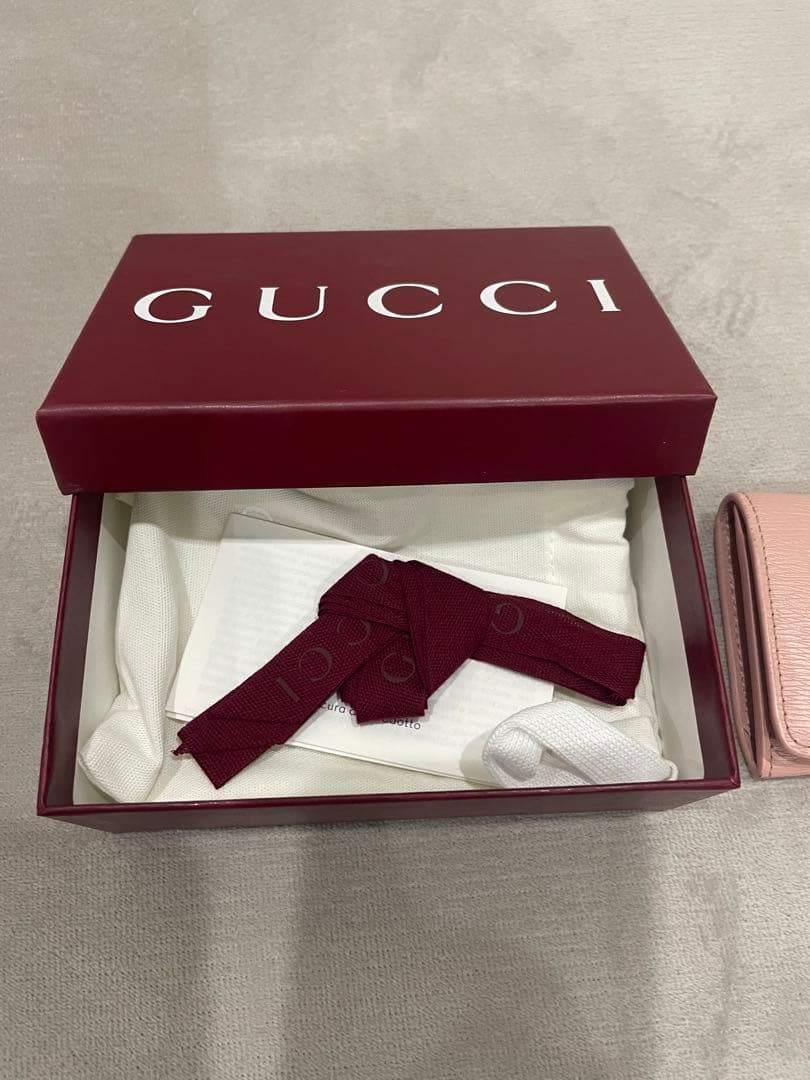 GUCCI スクリプトカードケース(名刺入れ)