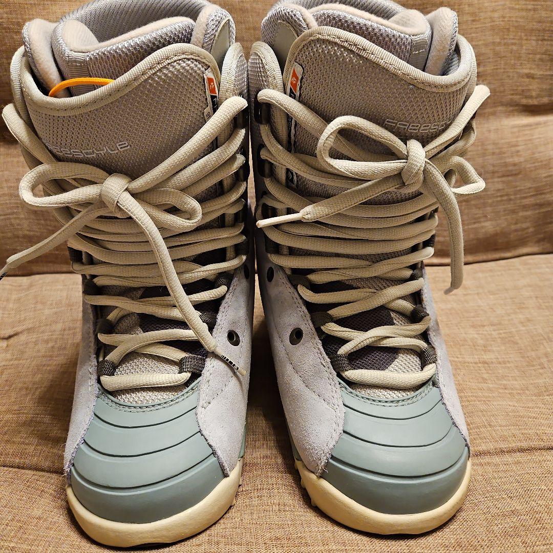 バートン　スノーボードブーツ　フリースタイル　24㎝