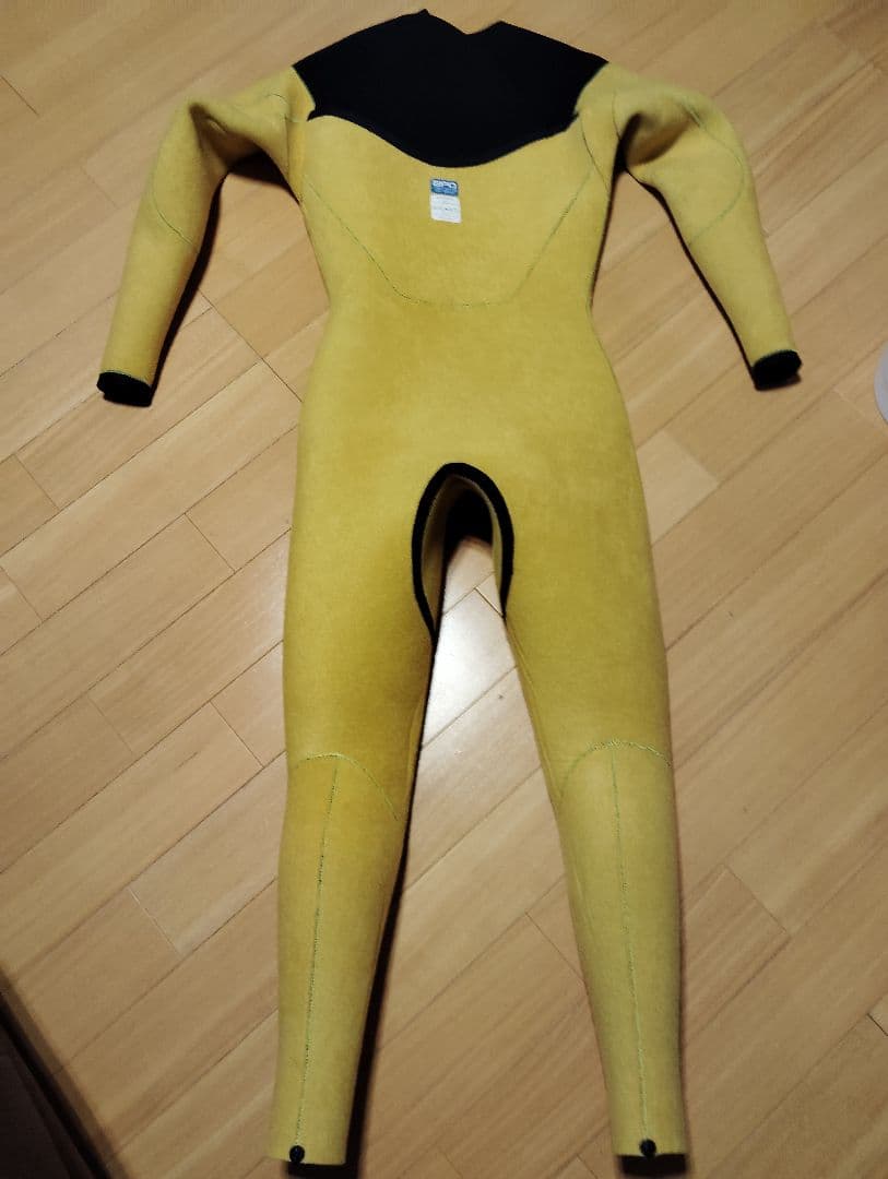 BEWET セミドライスーツ