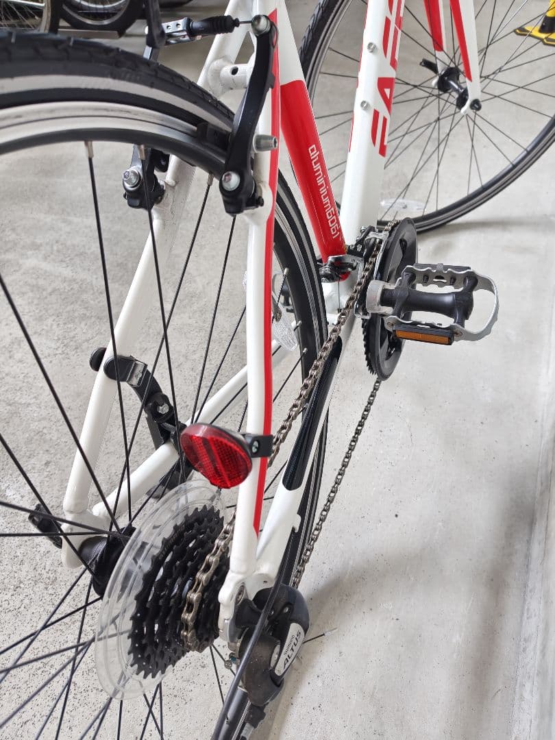 【美品】EAFEELS クロスバイク SHIMANOコンポーネント 2015年製