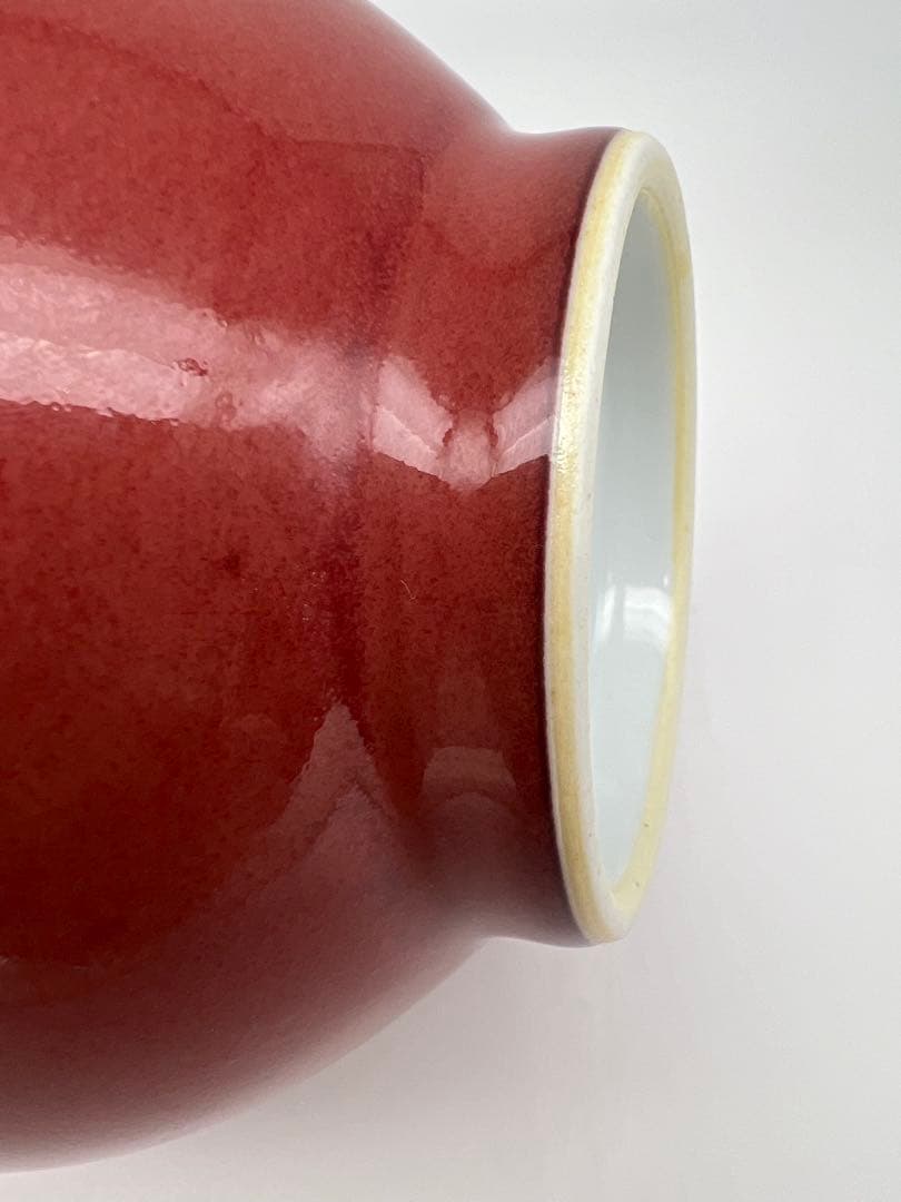 中国清朝　乾隆年製紅釉長頸瓶骨董　唐物　アンティーク　古美術品　骨董　江戸　青磁