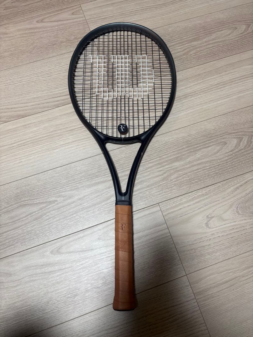 ラケット(硬式用) Wilson RF01